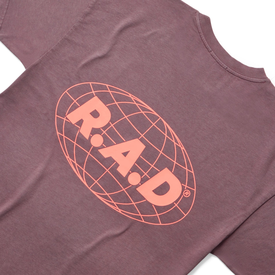 HEAVY™ GLOBE TEE DEEP TAUPE