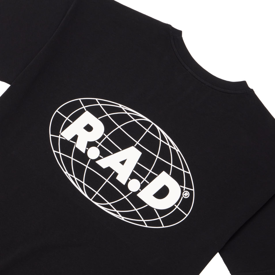 HEAVY™ GLOBE TEE BLACK